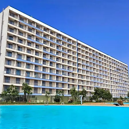 Waves & Whispers - Acces Gratuit Piscina Olimp