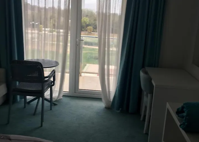 Waves & Whispers - Acces Gratuit Piscina *